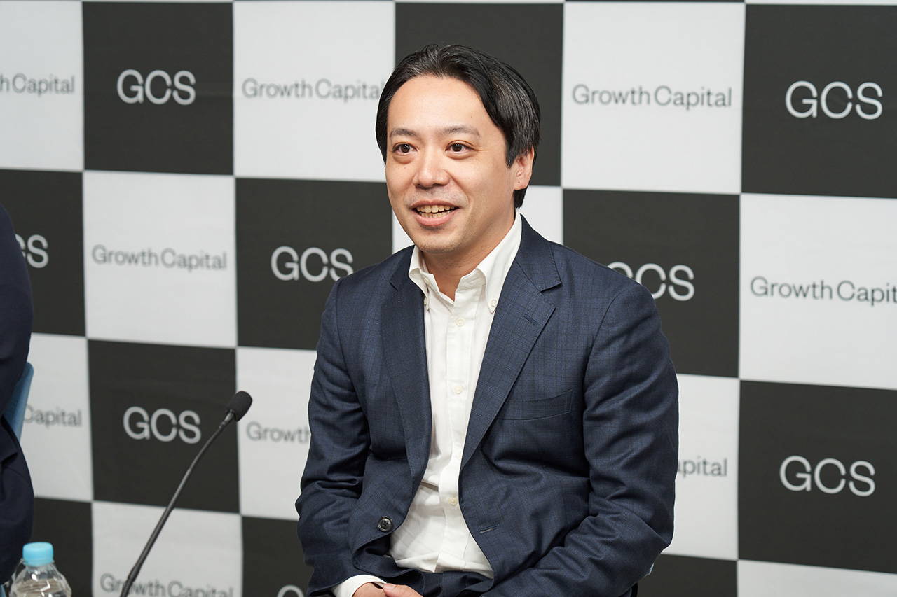 河原 亮(かわはら・りょう)東京大学工学部を卒業。JPモルガン証券株式会社にて、投資銀行本部にて国内外の資金調達業務及び M&A アドバイザリー業務に携わる